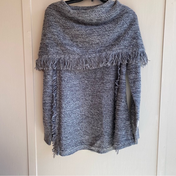 Knox Rose Sweaters - EUC Women’s Grey Cowl Neck Tunic Sweater with Fringe Size M
